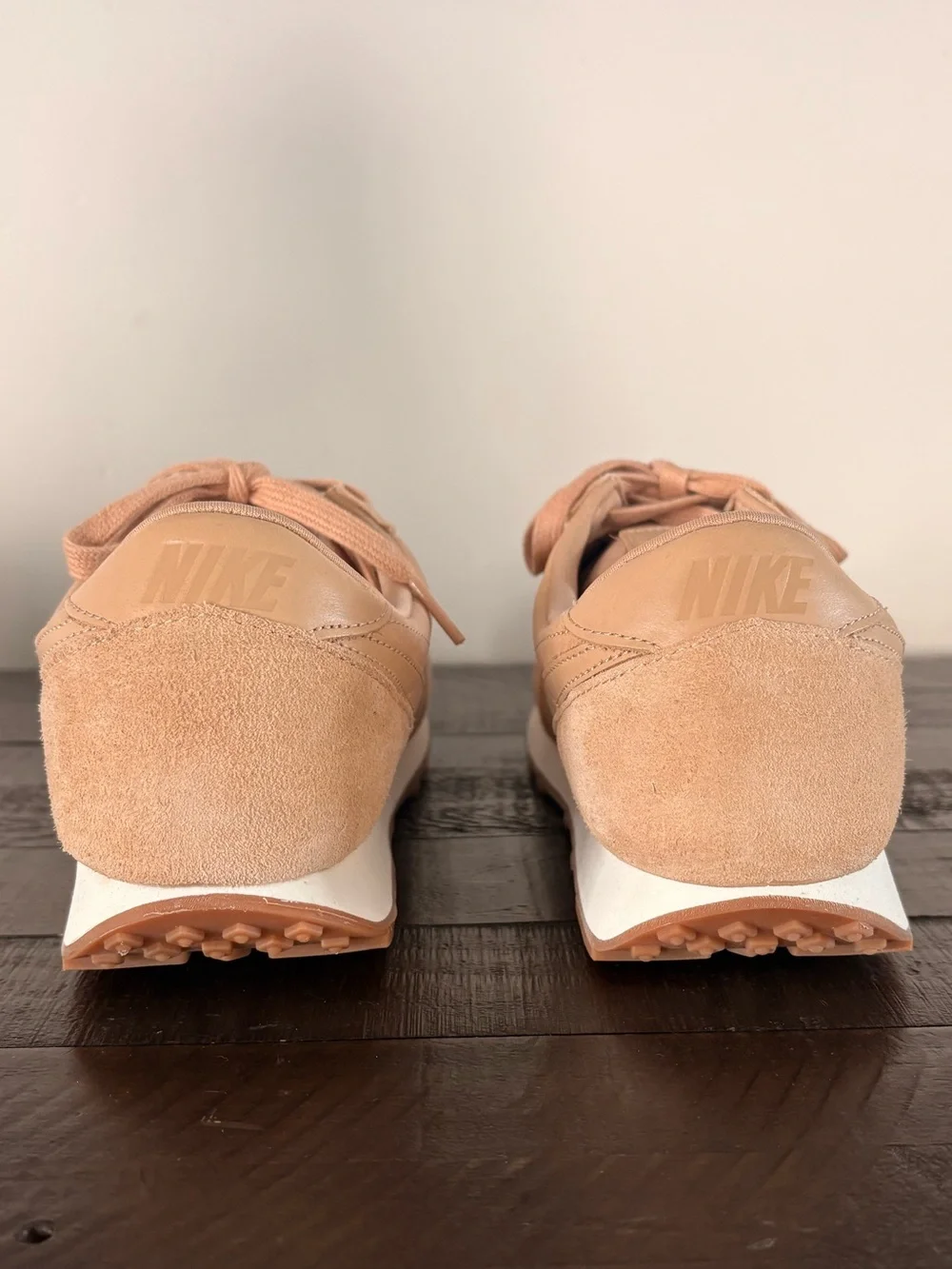 Like New - Nike Retro Runners in Light Beige - Picture 6 of 11